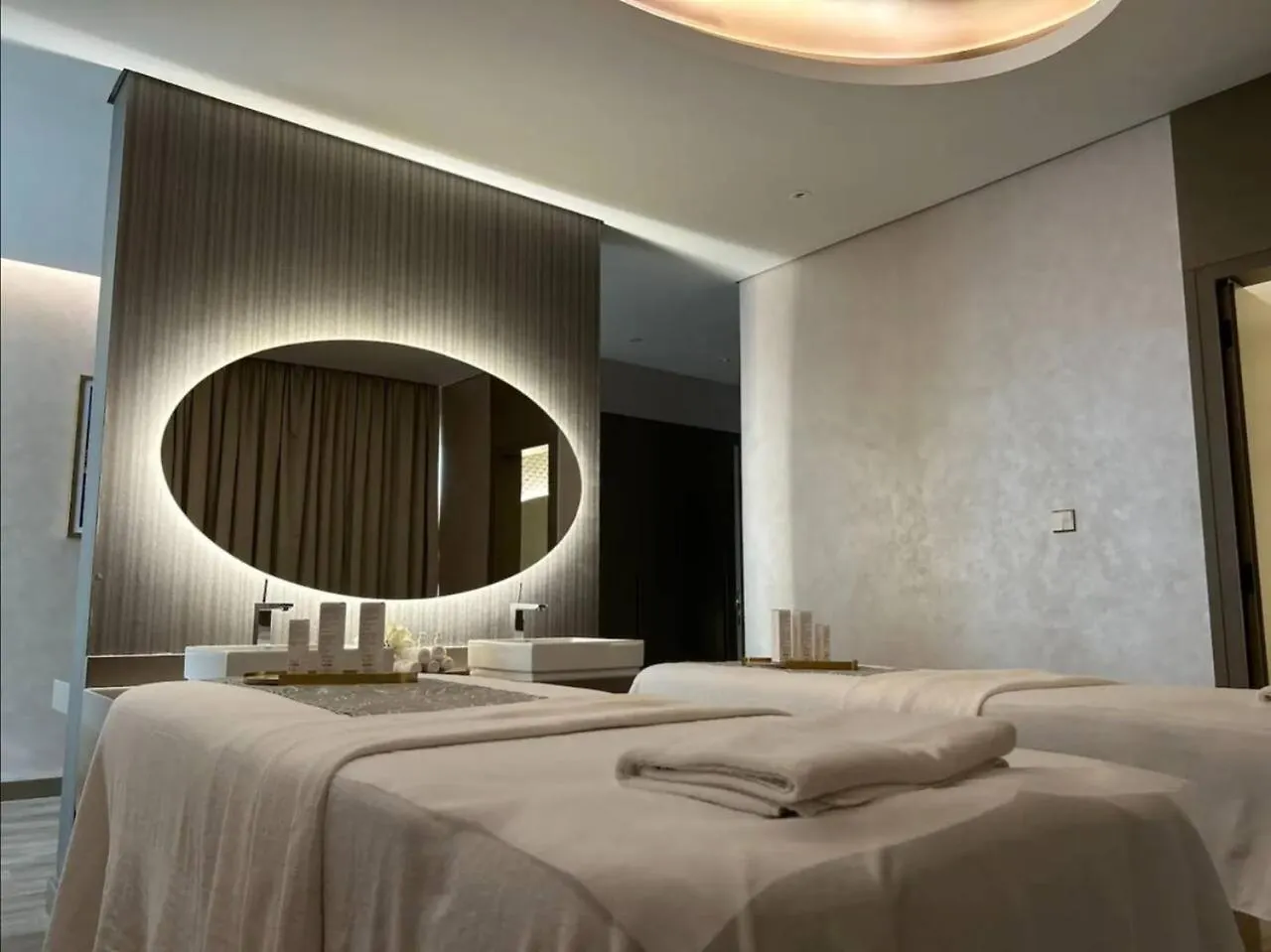 Apartment 5 Star Rooftop Infinity Pool With Burj Khalifa Views Dubai