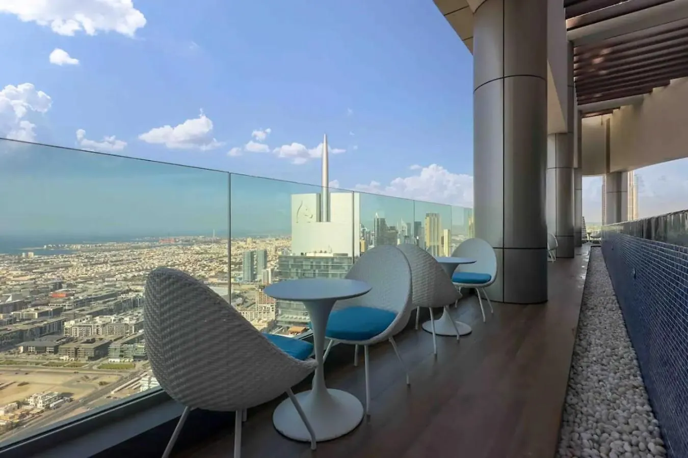 Apartment 5 Star Rooftop Infinity Pool With Burj Khalifa Views Dubai United Arab Emirates