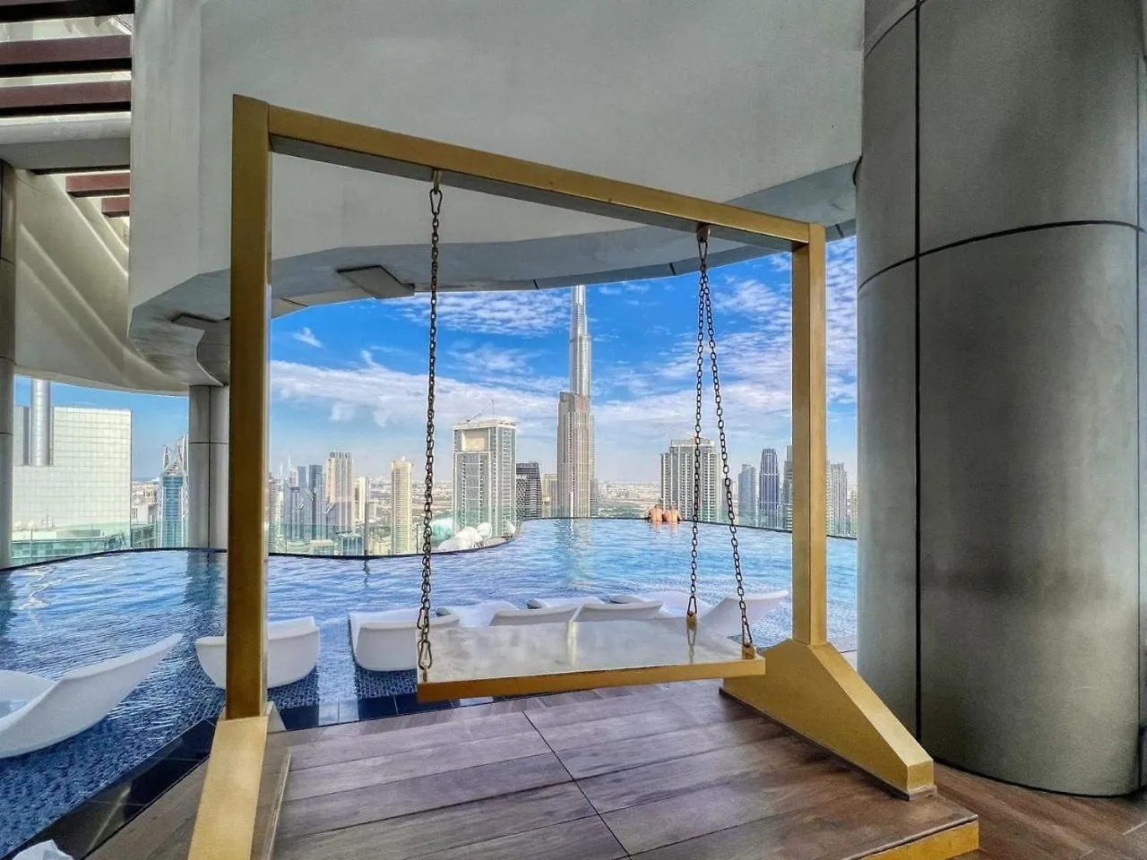 5 Star Rooftop Infinity Pool With Burj Khalifa Views Dubai Apartment