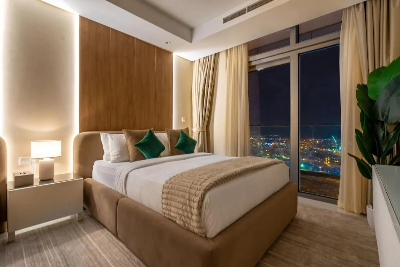5 Star Rooftop Infinity Pool With Burj Khalifa Views Dubai Apartment