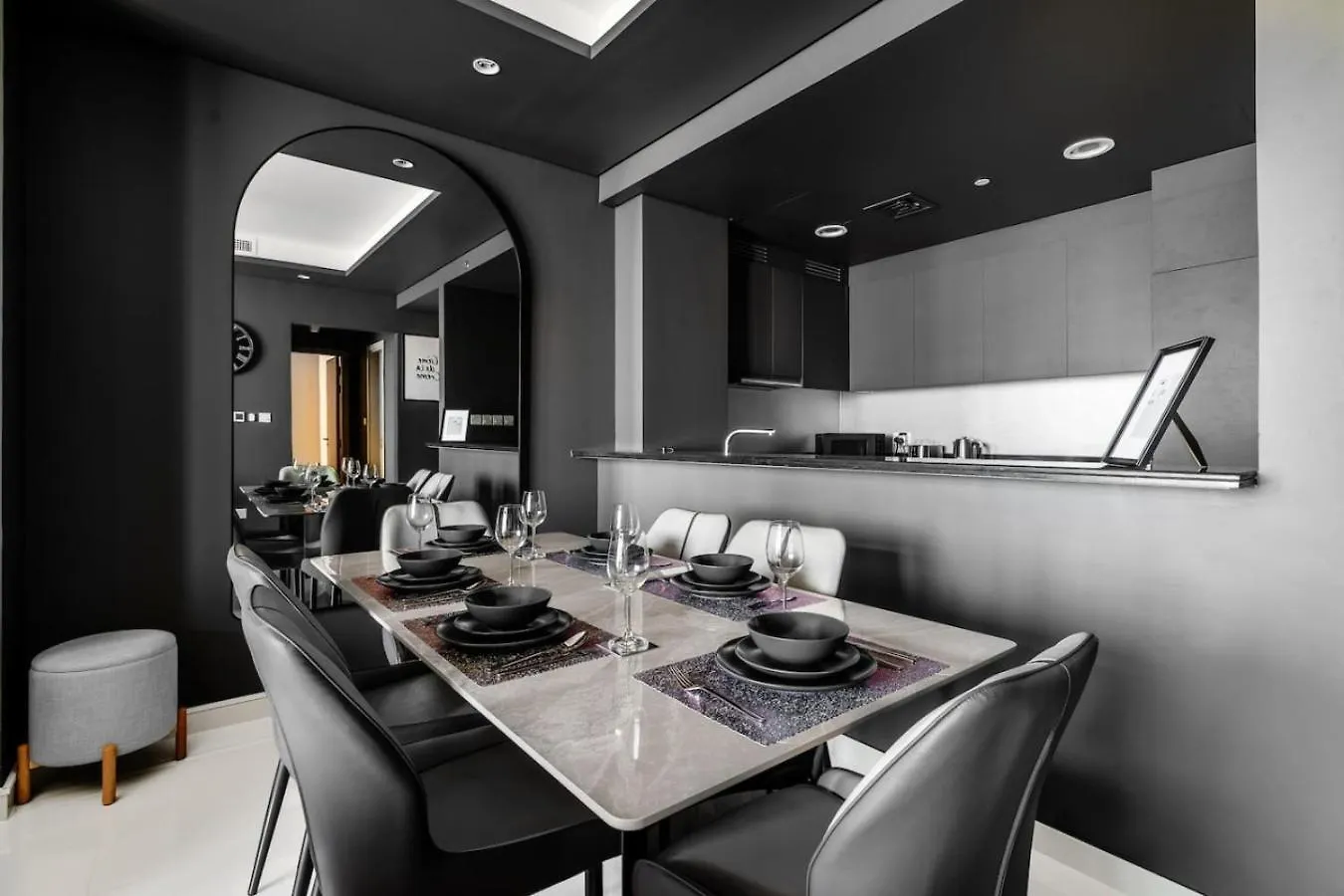 Apartment 5 Star Rooftop Infinity Pool With Burj Khalifa Views Dubai