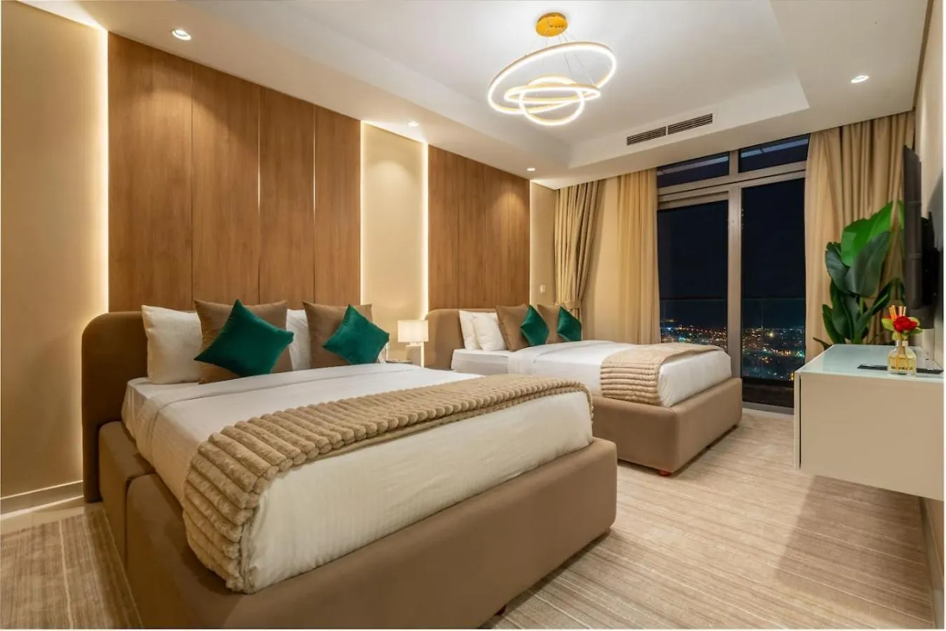Apartment 5 Star Rooftop Infinity Pool With Burj Khalifa Views Dubai