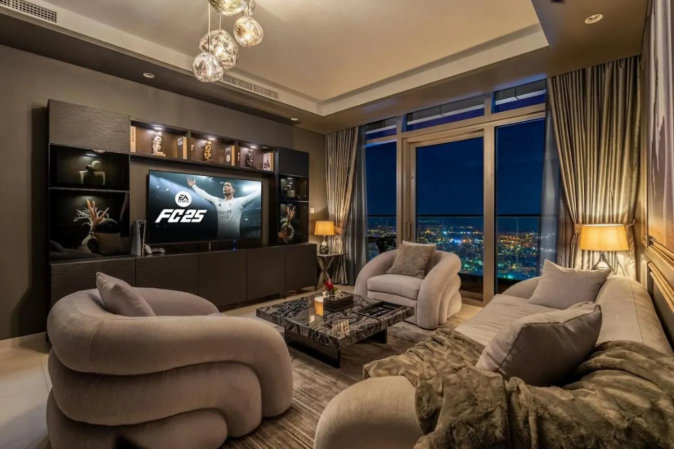 5 Star Rooftop Infinity Pool With Burj Khalifa Views location